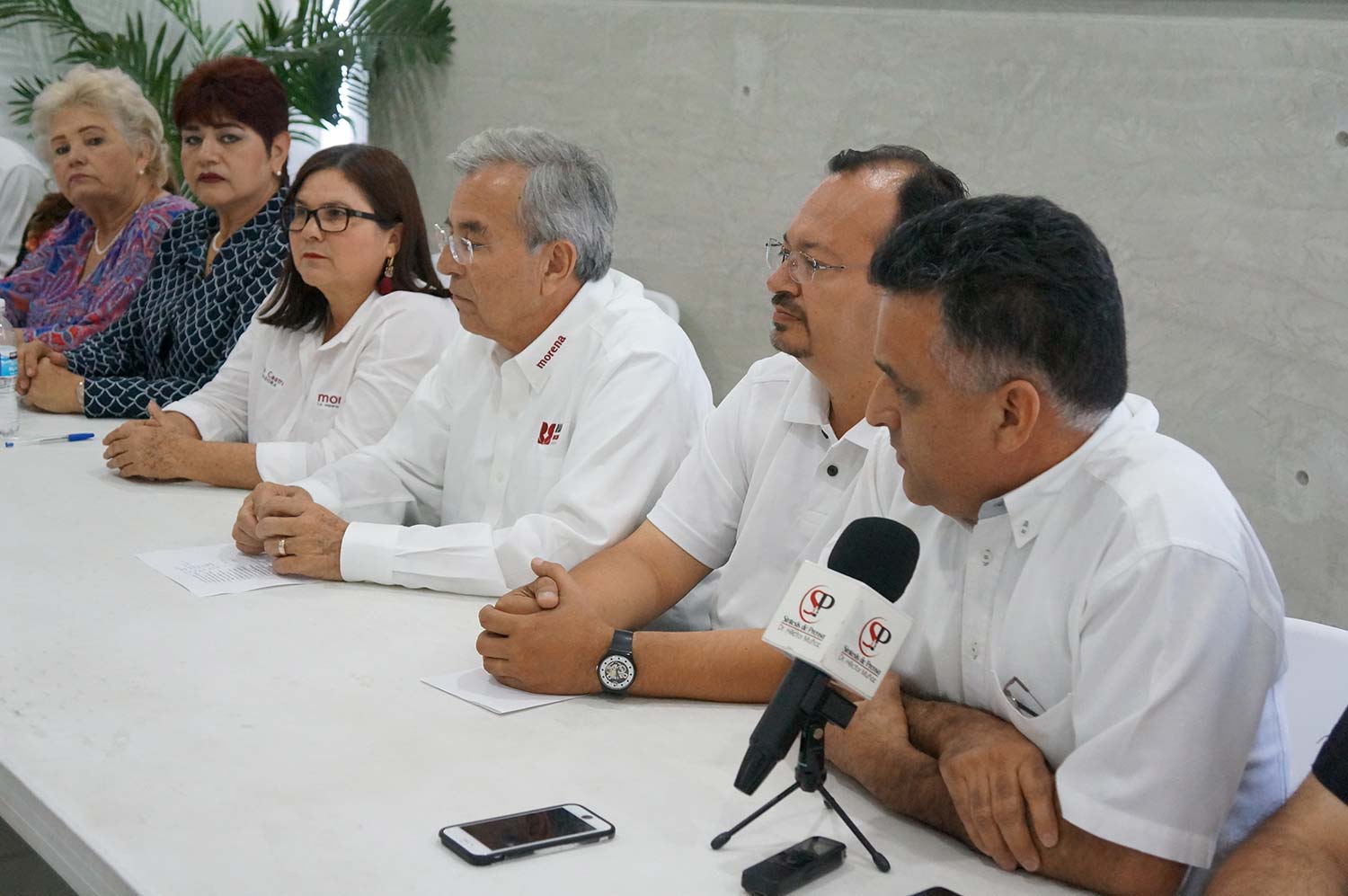 Por antidemocracia en el PAN, líderes panistas apoyarán a López Obrador